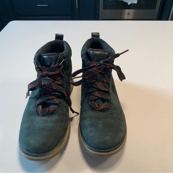 UGG Women's Lakeside Black Ankle Suede Ankle Red Lace-up Boot womens size 9 - Picture 1 of 7